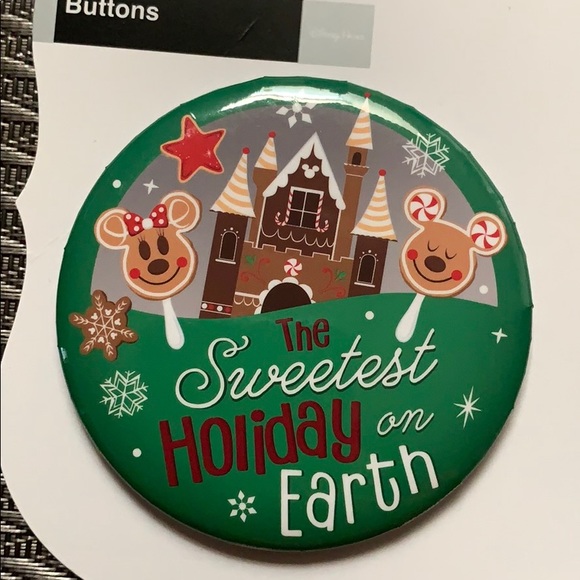 Disney Holiday Button - Picture 2 of 4